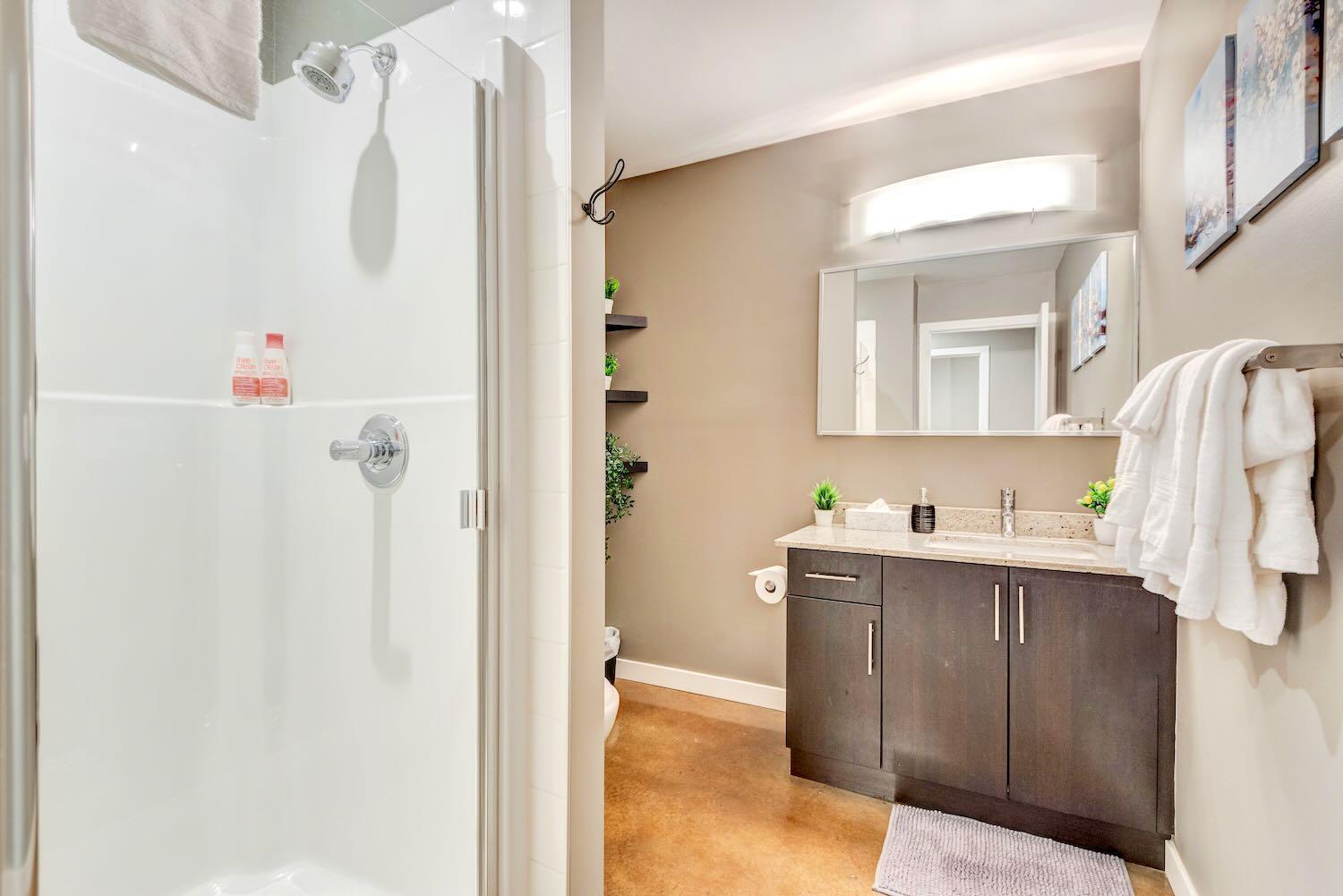 Modern 2Br Condo - King Bed - Downtown City Views YYC Exterior foto